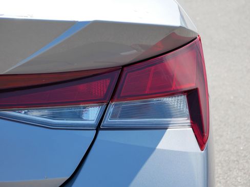 Certified 2026 Hyundai Elantra SE FWD image 17