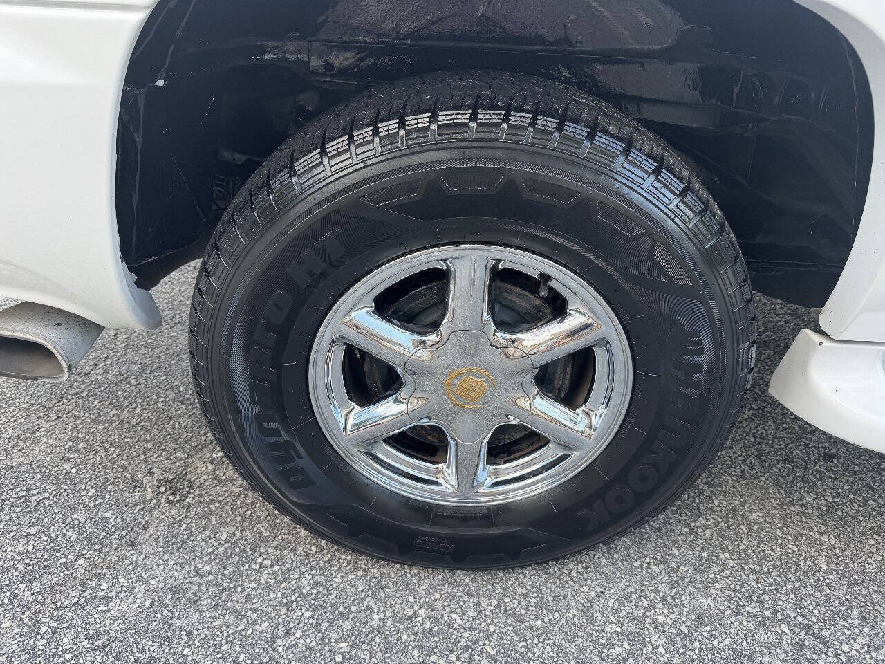 Used 1999 Cadillac Escalade 4WD image 9