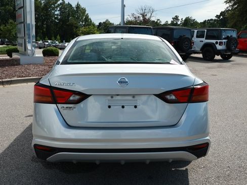 Used 2022 Nissan Altima 2.5 S FWD image 7