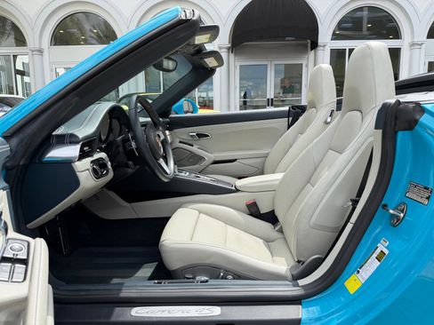 Used 2017 Porsche 911 Carrera 4S image 24