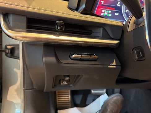 Used 2024 Chevrolet Corvette Stingray w/ Z51 Performance Package image 18