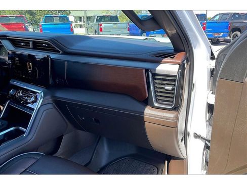 Used 2023 GMC Sierra 1500 Denali AWD/4WD image 18