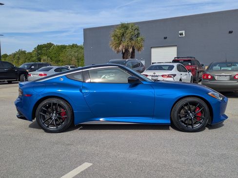 Certified 2024 Nissan Z Performance w/ Floor Mat Package RWD image 2
