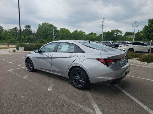 Certified 2023 Hyundai Elantra SEL FWD image 3