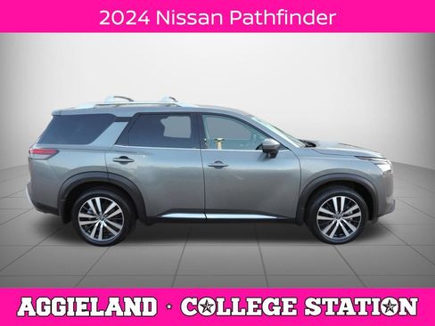 Used 2024 Nissan Pathfinder Platinum w/ Cargo Package FWD image 2