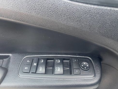 Used 2014 Chrysler 300 S w/ Luxury Group image 16