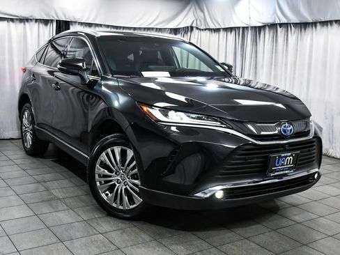 Used 2023 Toyota Venza Limited AWD/4WD image 3