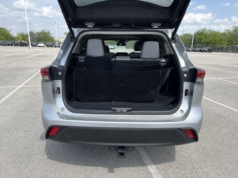 Used 2021 Toyota Highlander XLE image 21