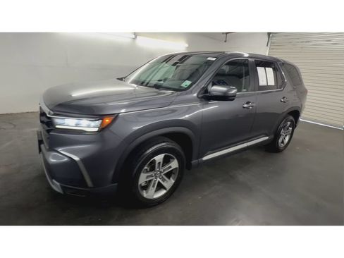 Used 2024 Honda Pilot EX-L image 4