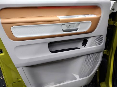 New 2025 Volkswagen ID. Buzz Pro S Plus image 21