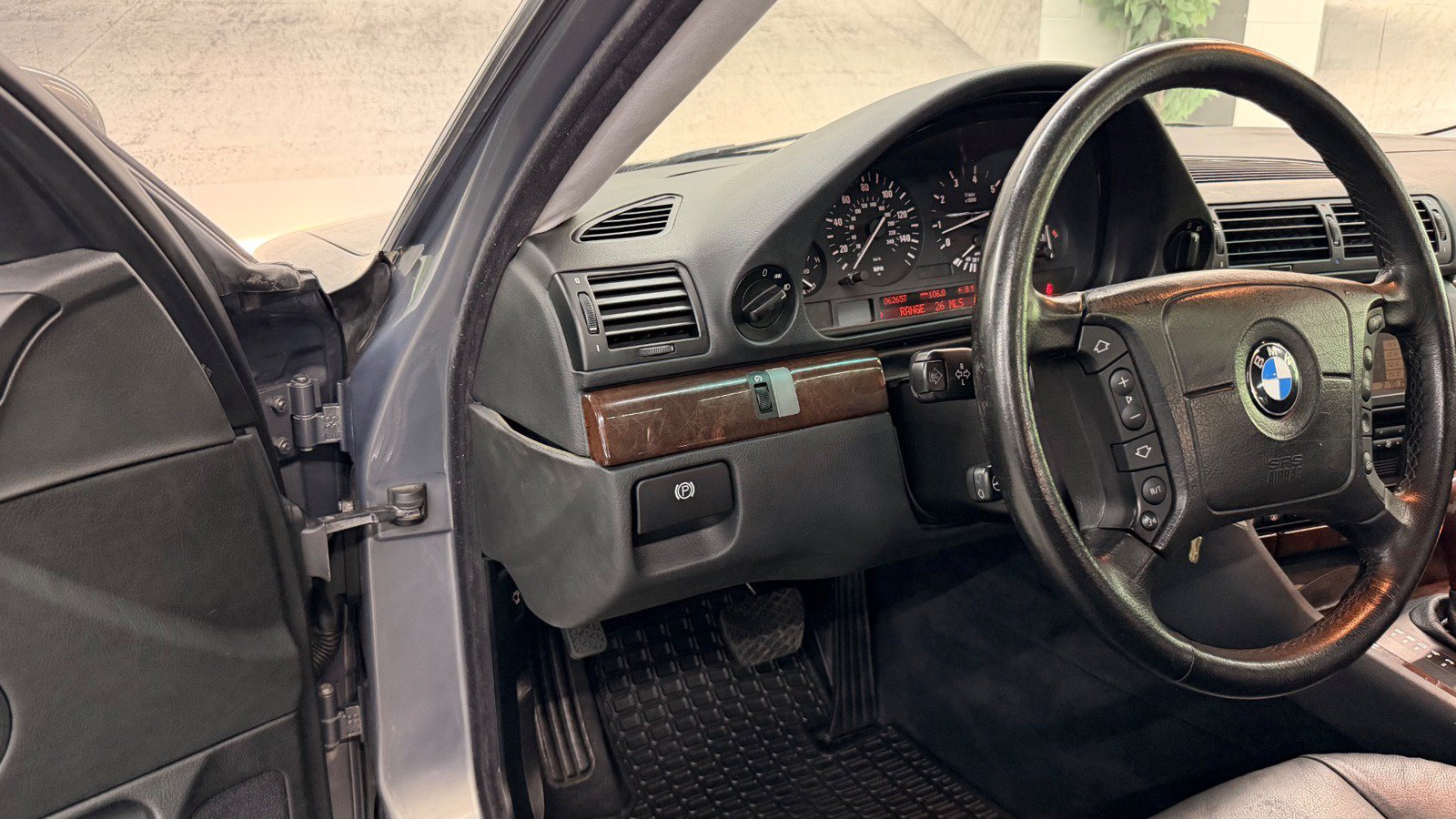 Used 2001 BMW 740iL RWD image 35