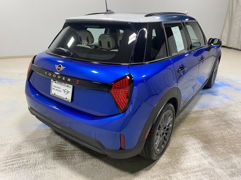 Certified 2025 MINI Cooper S image 10