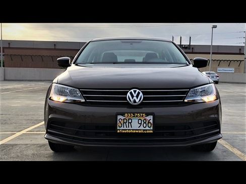 Used 2015 Volkswagen Jetta SE FWD image 2