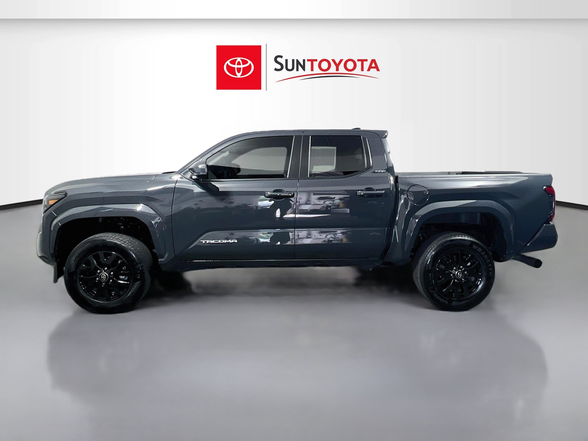 Used 2025 Toyota Tacoma SR5 RWD image 7