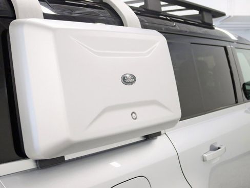 Used 2020 Land Rover Defender 110 First Edition image 14