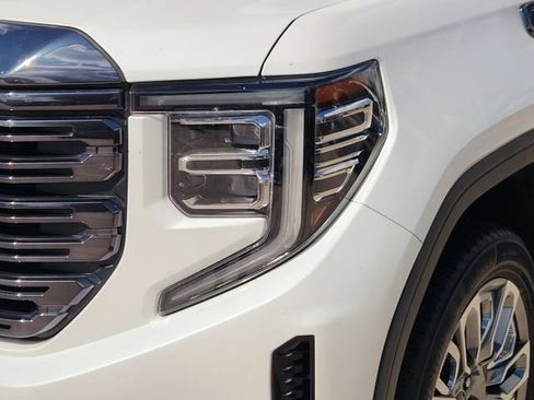 Used 2023 GMC Sierra 1500 Denali Ultimate AWD/4WD image 9