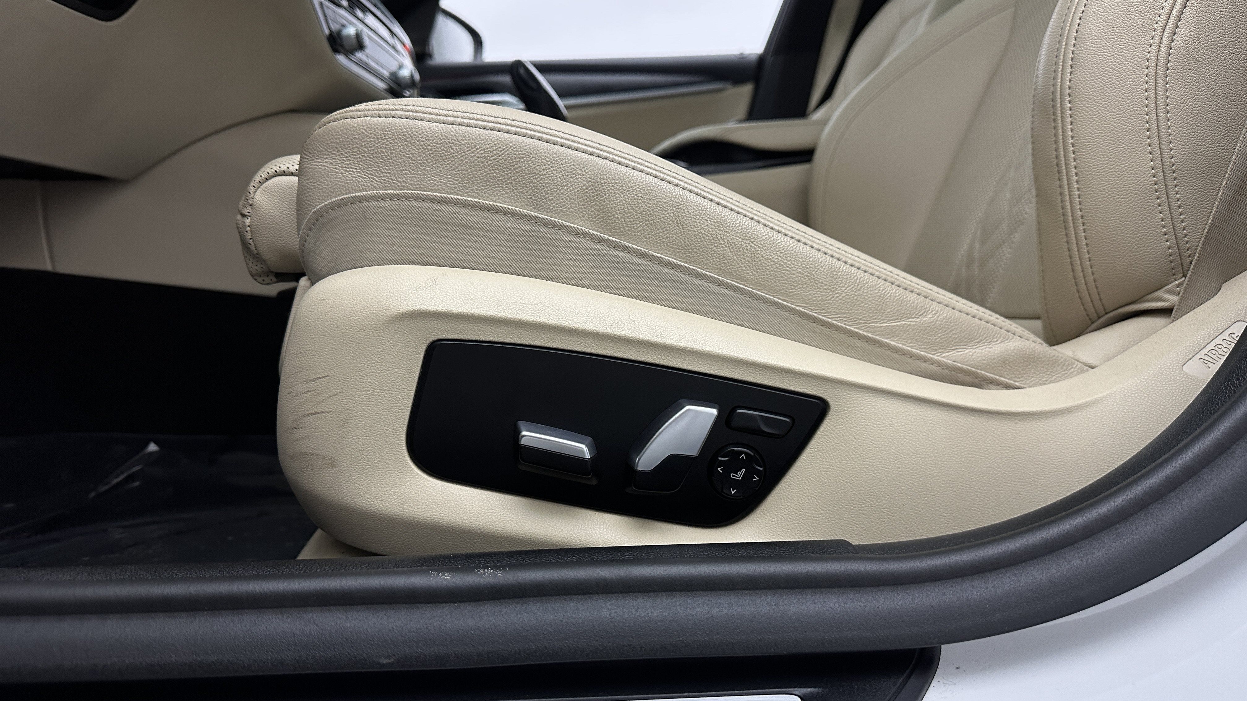 Used 2022 BMW 530i RWD image 17