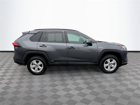 Used 2020 Toyota RAV4 XLE image 8