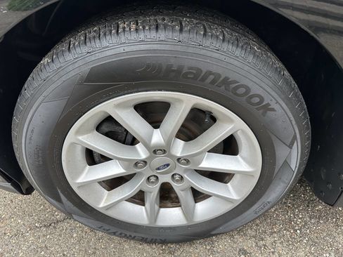 Used 2013 Ford Taurus SE image 29