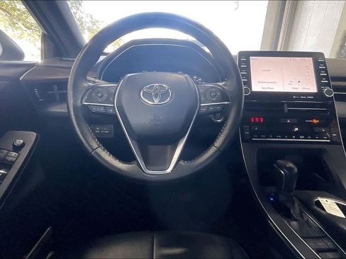 Used 2021 Toyota Avalon XLE FWD image 5