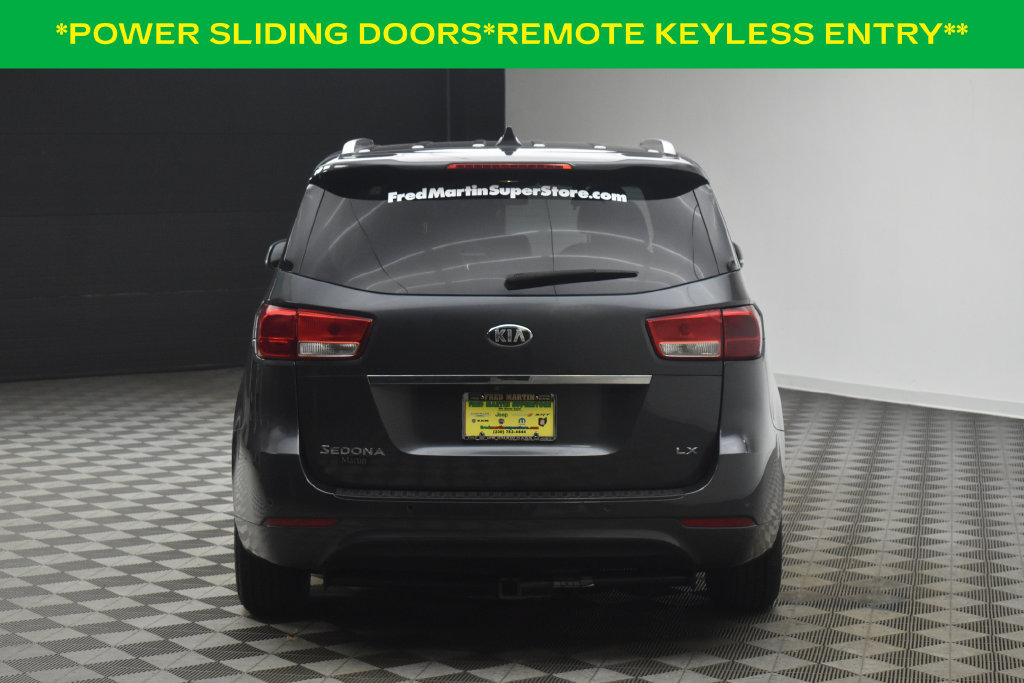 Used 2017 Kia Sedona LX w/ LX Essentials Premium Package FWD image 7