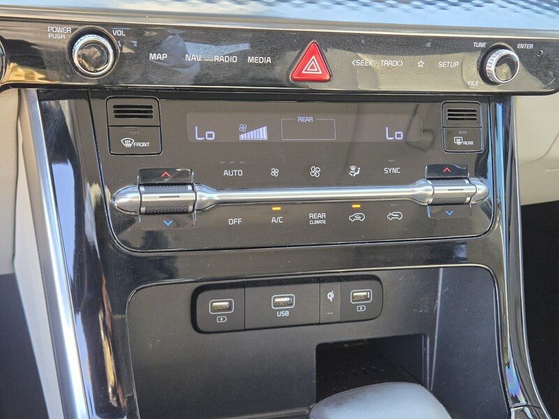 Certified 2022 Kia Carnival SX Prestige FWD image 22
