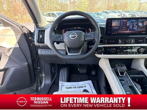 New 2026 Nissan Pathfinder SL image 13