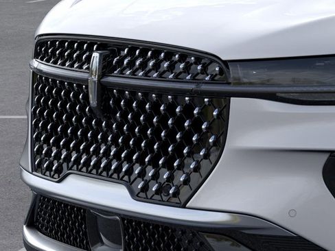 New 2026 Lincoln Nautilus Premier image 17