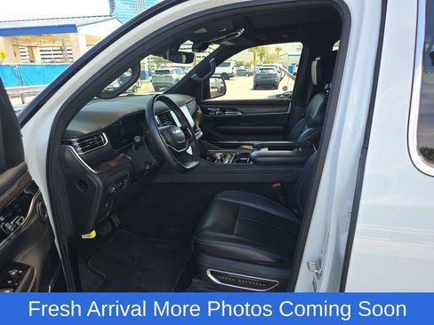 Used 2023 Jeep Grand Wagoneer 4WD image 5