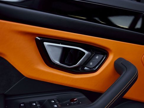 Used 2024 Lamborghini Urus S image 34