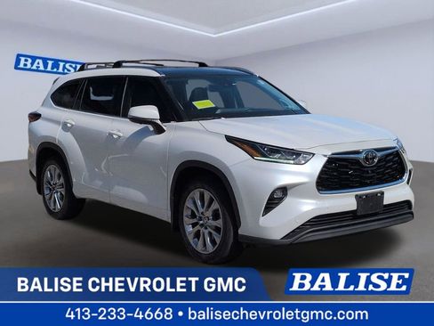 Used 2024 Toyota Highlander Limited AWD/4WD image 1