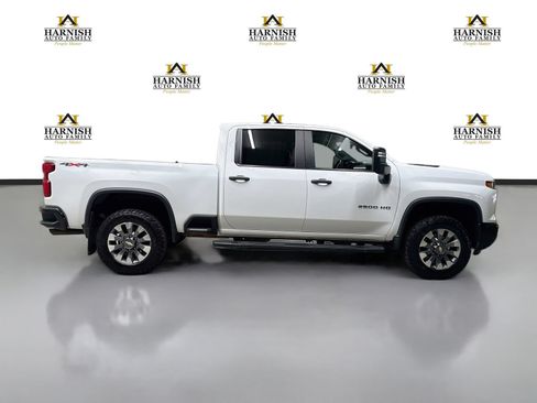 Used 2024 Chevrolet Silverado 2500 Custom AWD/4WD image 4