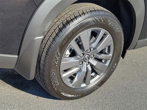 New 2025 Nissan Pathfinder SV image 3