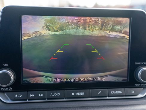 Used 2023 Nissan Rogue SV image 17