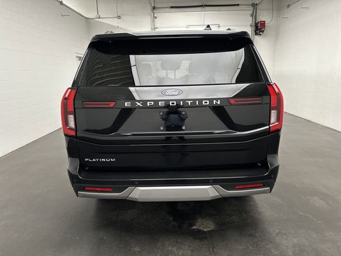 Used 2025 Ford Expedition Platinum AWD/4WD image 8