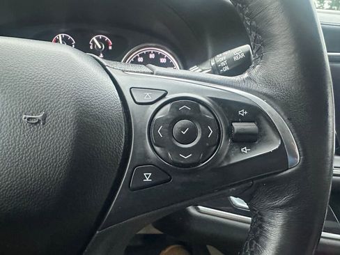 Used 2020 Buick Enclave Premium w/ Sun and Sites Package image 16