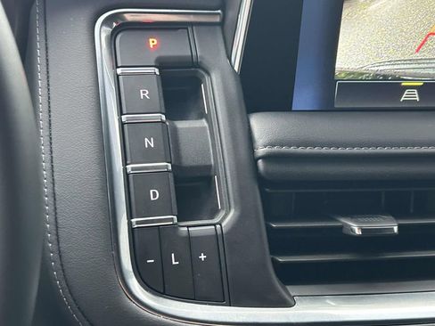 Used 2024 Chevrolet Tahoe LT RWD image 28