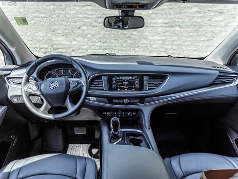 Used 2019 Buick Enclave Essence image 24