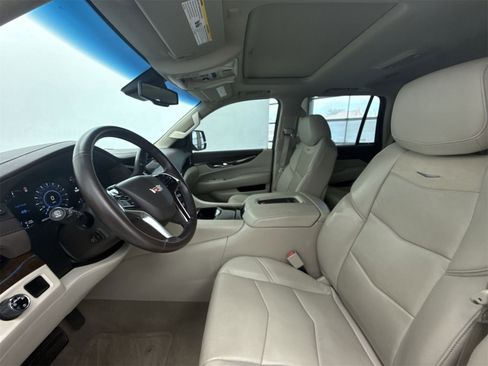 Used 2016 Cadillac Escalade Luxury image 11