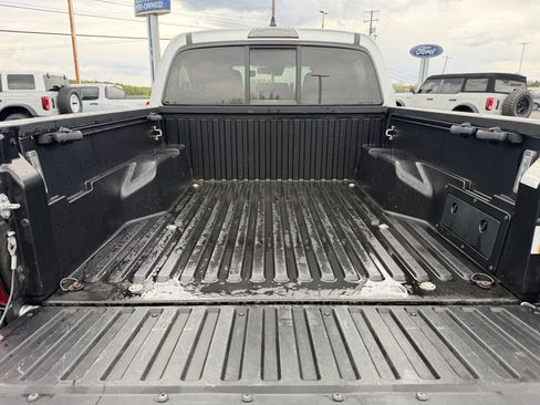 Used 2022 Toyota Tacoma SR AWD/4WD image 6