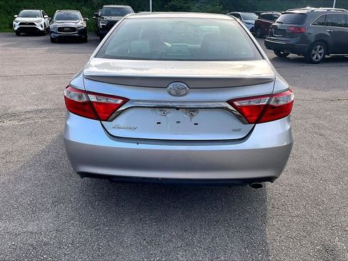 Used 2017 Toyota Camry SE FWD image 10