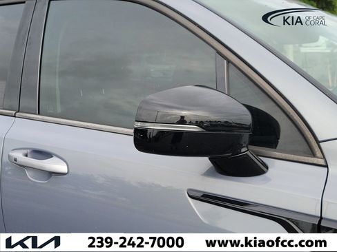 Certified 2023 Kia Sorento S FWD image 8