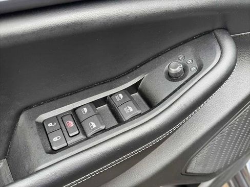 Certified 2023 Jeep Grand Cherokee Laredo w/ Luxury Tech Group I image 12