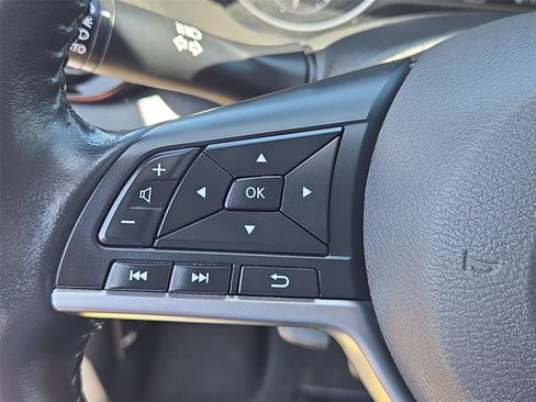 Used 2022 Nissan Sentra SV FWD image 37