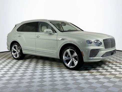 New 2025 Bentley Bentayga image 3