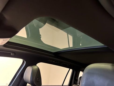 Certified 2022 Volkswagen Tiguan SE R-Line FWD image 29