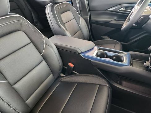 New 2026 Chevrolet Equinox EV LT w/ Convenience Package II FWD image 10