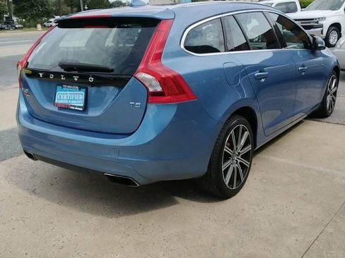 Used 2015 Volvo V60 T5 Platinum image 4