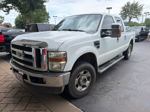 Used 2010 Ford F250 XLT AWD/4WD image 3