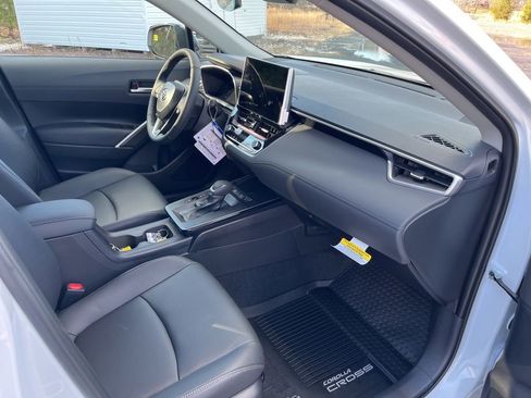 Certified 2026 Toyota Corolla Cross XLE w/ Convenience Package image 16